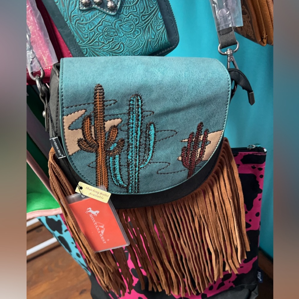 Brand neww with tags Montana west cross body bag